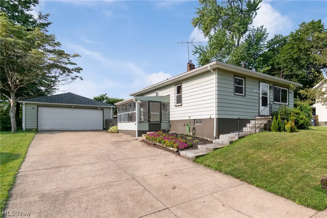 1880 Adelaide Boulevard, Akron, OH 44305 - #1