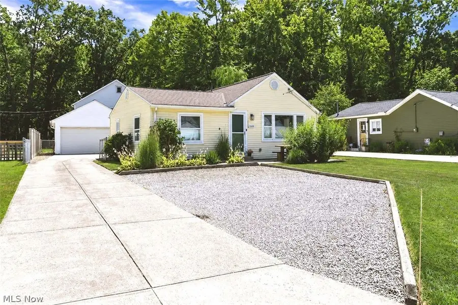 5659 Pleasant Street, North Ridgeville, OH 44039 - #2