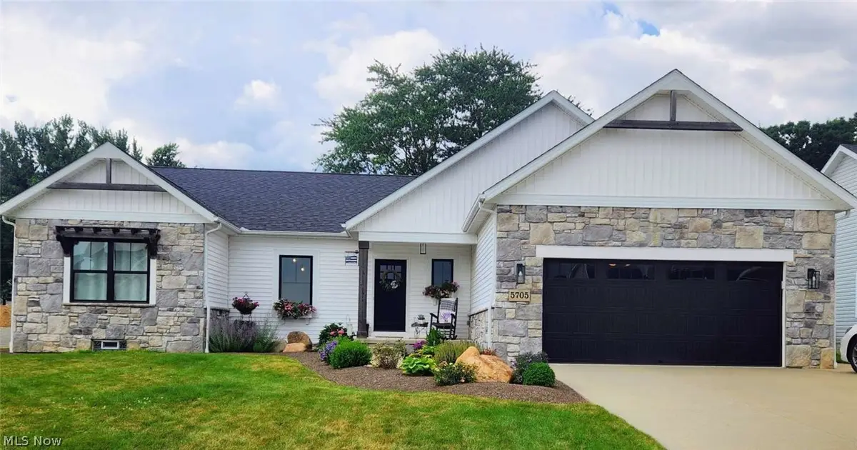 5705 Shadow Ridge Nw Circle, North Canton, OH 44720 - #1