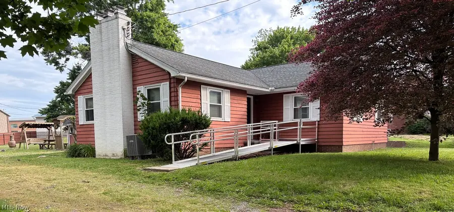 339 Belle Sw Street, Hartville, OH 44632 - #3
