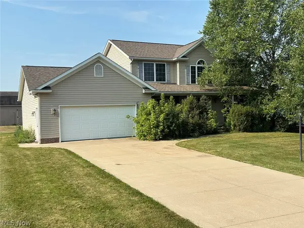 1196 Marigold Nw Street, Hartville, OH 44632