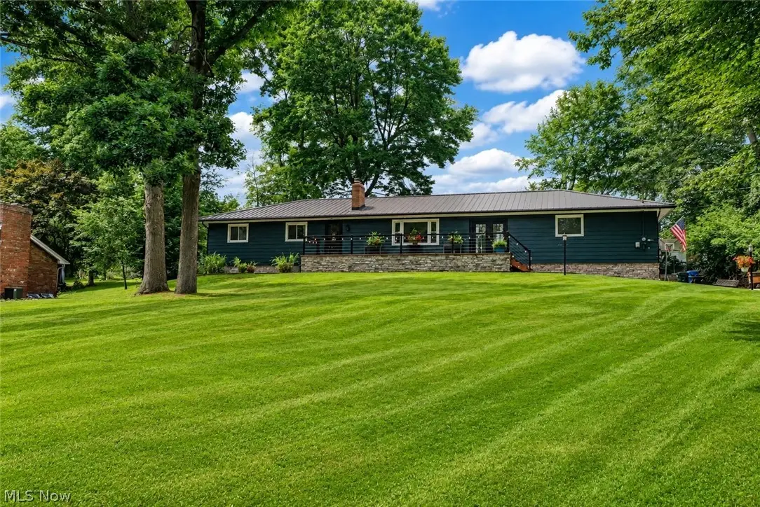 727 Sleepy Hollow Drive, Uniontown, OH 44685 - #1