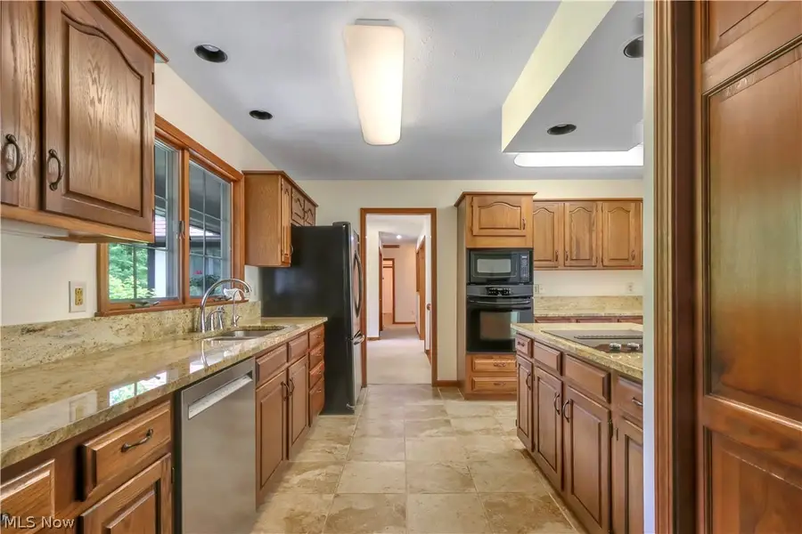 11785 Arbor Glen Drive, Chardon, OH 44024 - #2