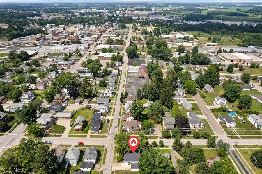 202 E Paradise Street, Orrville, OH 44667 - #3