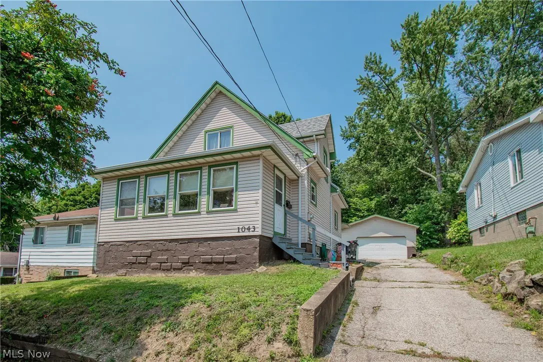 1043 Silvercrest Avenue, Akron, OH 44314 - #1