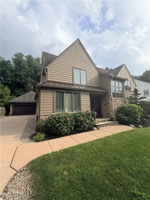 21669 Kenwood Avenue, Rocky River, OH 44116