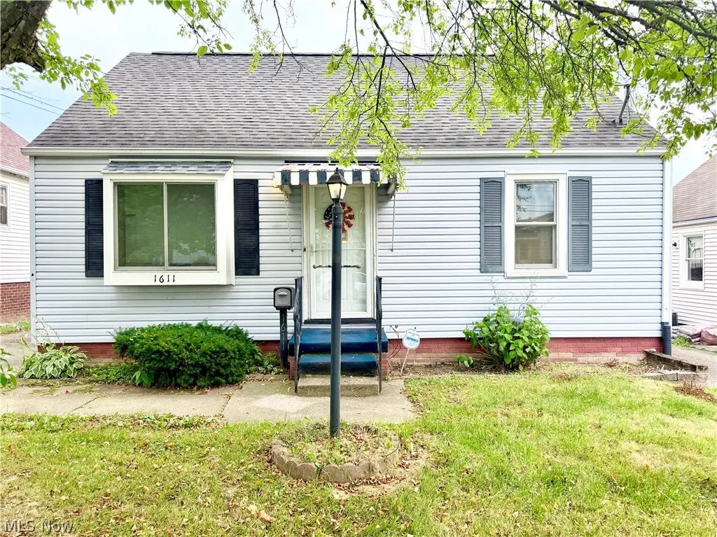 1611 27th Ne Street, Canton, OH 44714 - #1