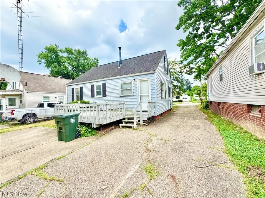 1611 27th Ne Street, Canton, OH 44714 - #3