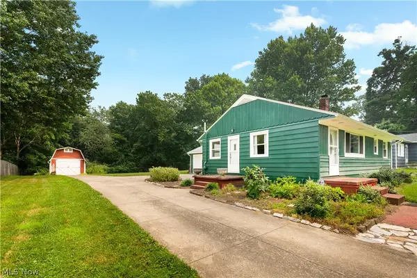 13526 Glenvale Nw Avenue, Uniontown, OH 44685