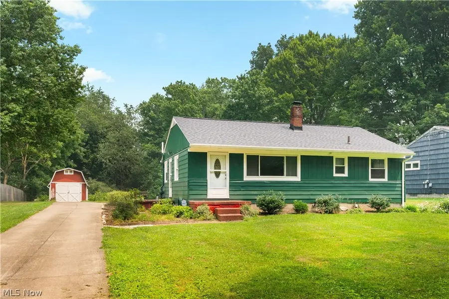 13526 Glenvale Nw Avenue, Uniontown, OH 44685 - #2