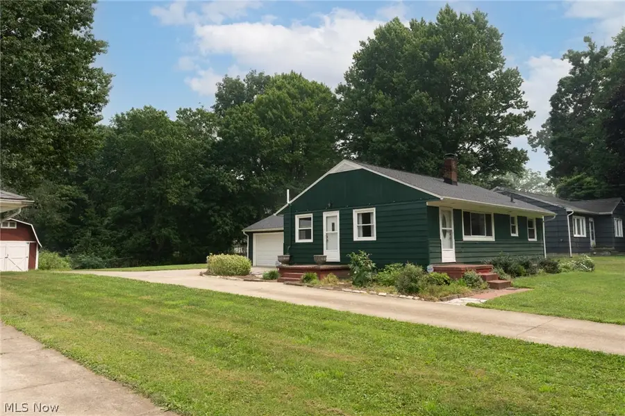 13526 Glenvale Nw Avenue, Uniontown, OH 44685 - #3