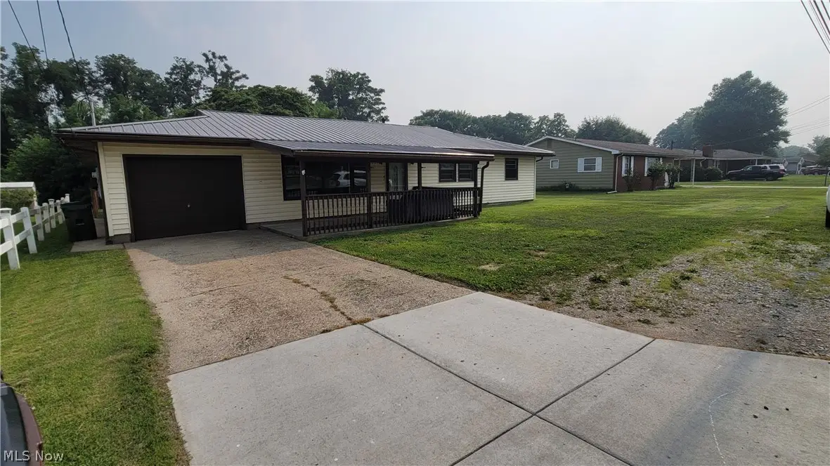 2309 Rockland Avenue, Belpre, OH 45714 - #1