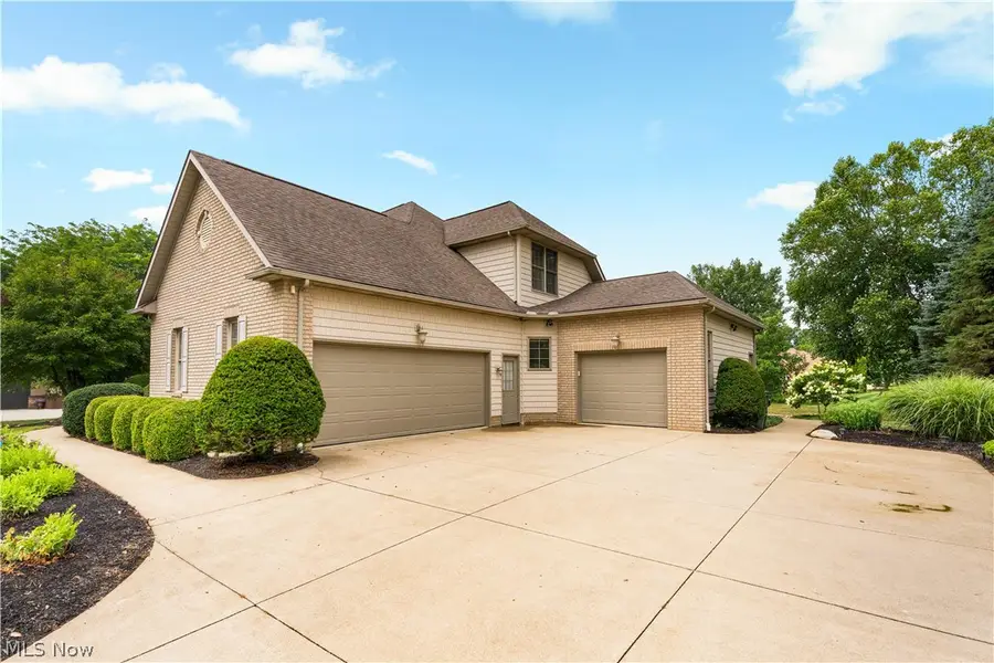 1597 Fallen Timber Ne Street, Canton, OH 44721 - #3