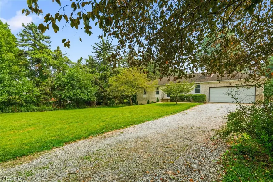 2470 Easton Ne Street, Canton, OH 44721 - #3