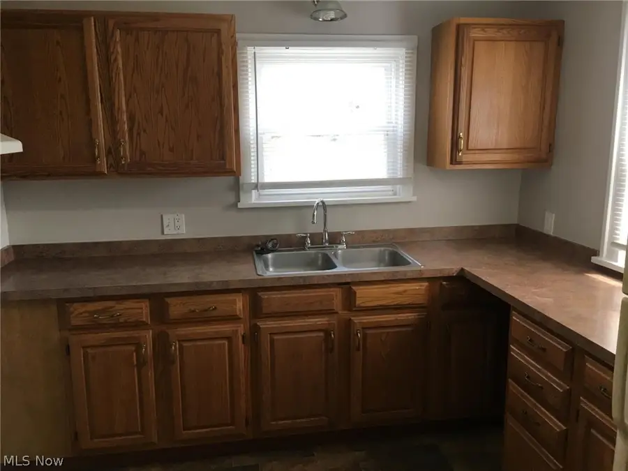 246 Center Road, Bedford, OH 44146 - #3