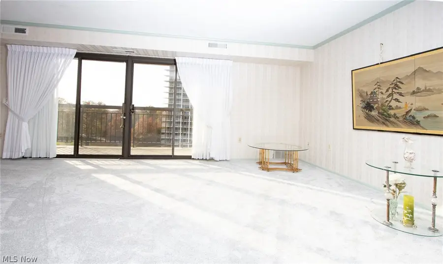 12550 Lake Avenue #810, Lakewood, OH 44107 - #2