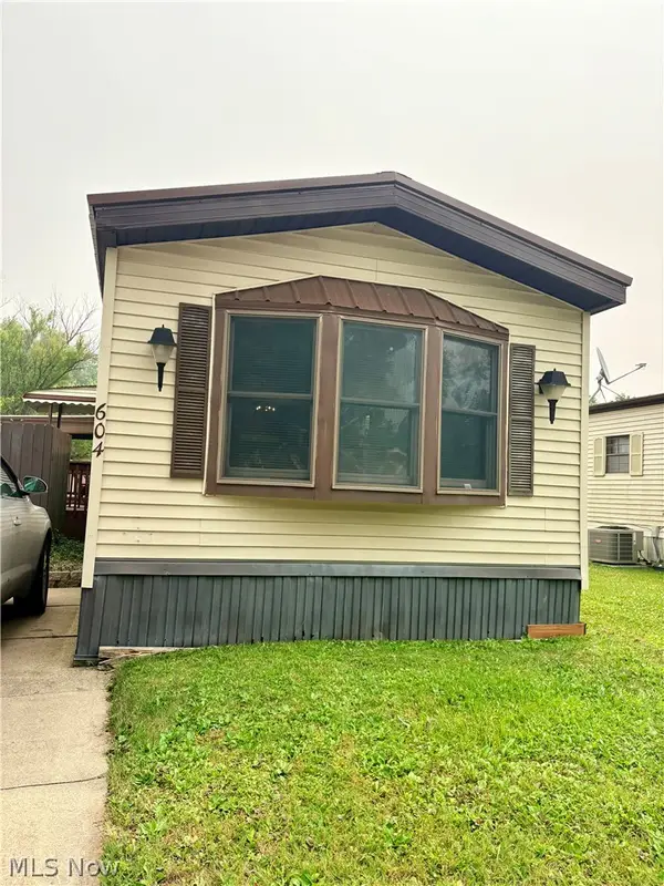 604 Sugar Pines Drive, Warren, OH 44481