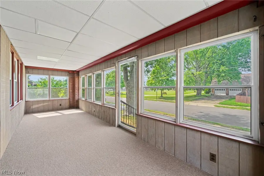 814 E Broad Street, Louisville, OH 44641 - #3