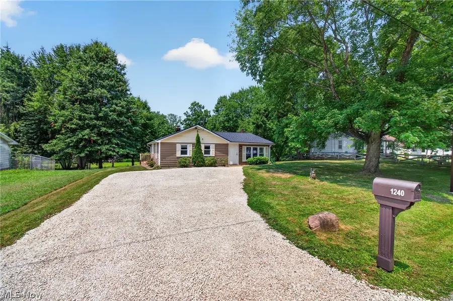 1240 Aberth Drive, Akron, OH 44320 - #2