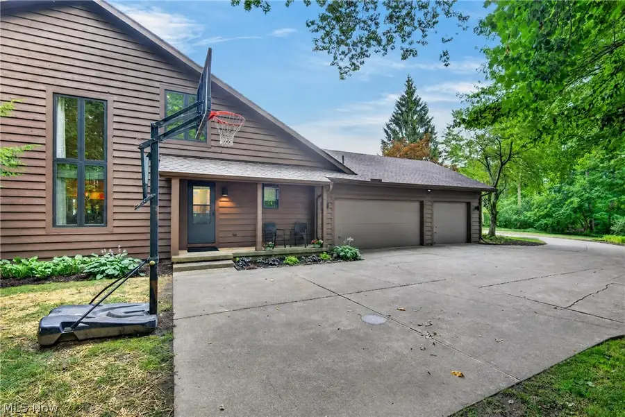 2571 Cedarwood Road, Pepper Pike, OH 44124 - #3