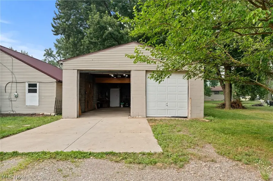 2407 30th Ne Street, Canton, OH 44705 - #3