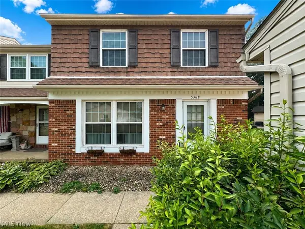 536 Austin Drive #F, Barberton, OH 44203