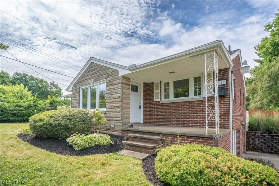 3920 Ashwood Nw Street, Canton, OH 44708 - #2
