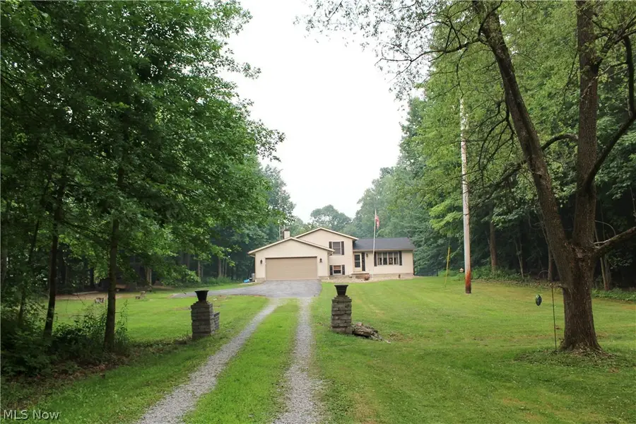9555 S Salem Warren Road, Salem, OH 44460 - #2