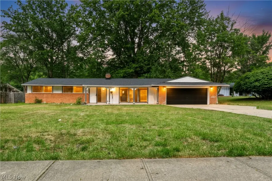 2203 Lee Boulevard, East Cleveland, OH 44112 - #2