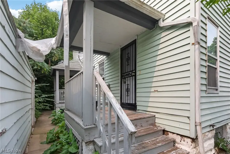 1186 E 114th Street, Cleveland, OH 44108 - #3