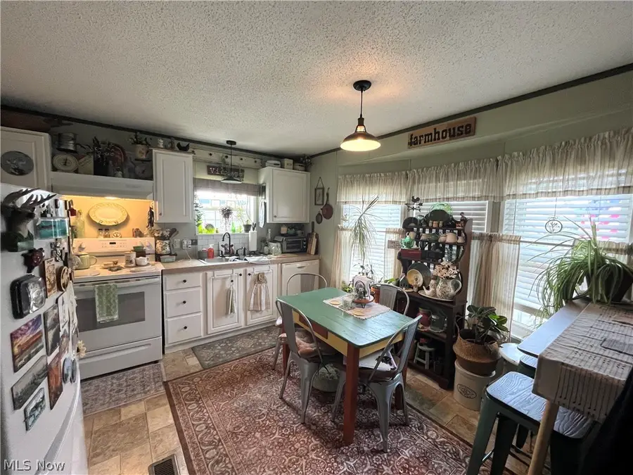 13 Cherokee Lane, Creston, OH 44217 - #2