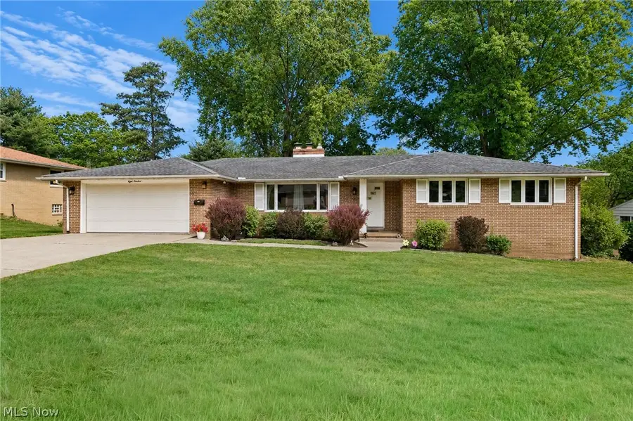 800 Woodview Ne Drive, Massillon, OH 44646 - #2