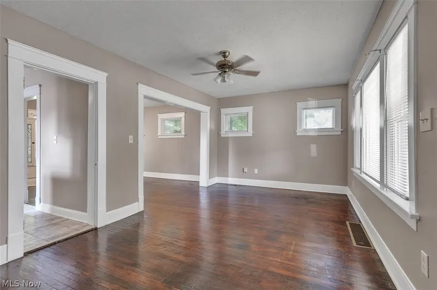 10421 Dale Avenue, Cleveland, OH 44111 - #3