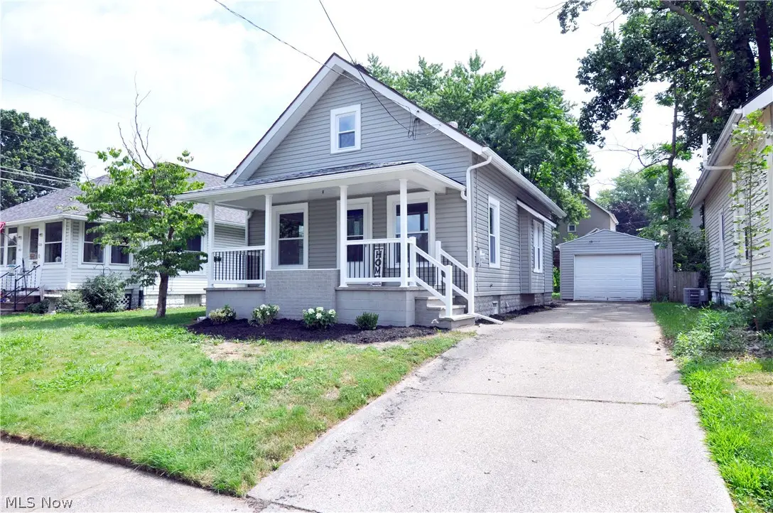 557 Wesleyan Avenue, Barberton, OH 44203 - #1