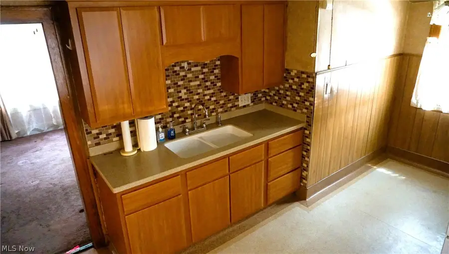 16409 Laverne Avenue, Cleveland, OH 44135 - #3