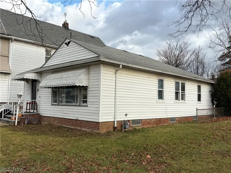3895 E 151st Street, Cleveland, OH 44128 - #2