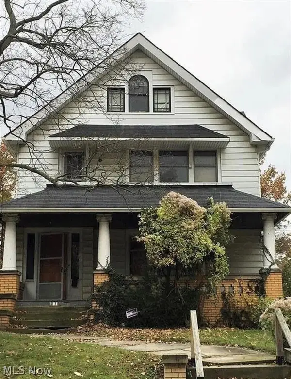 1842 Mannering Road, Cleveland, OH 44112