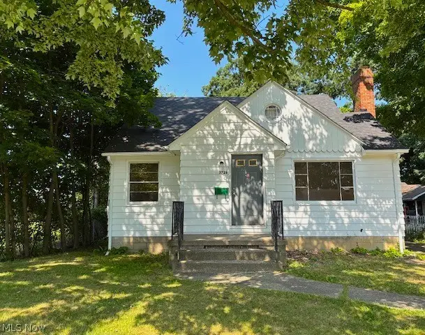 3726 Sunset Boulevard, Youngstown, OH 44502 - #1