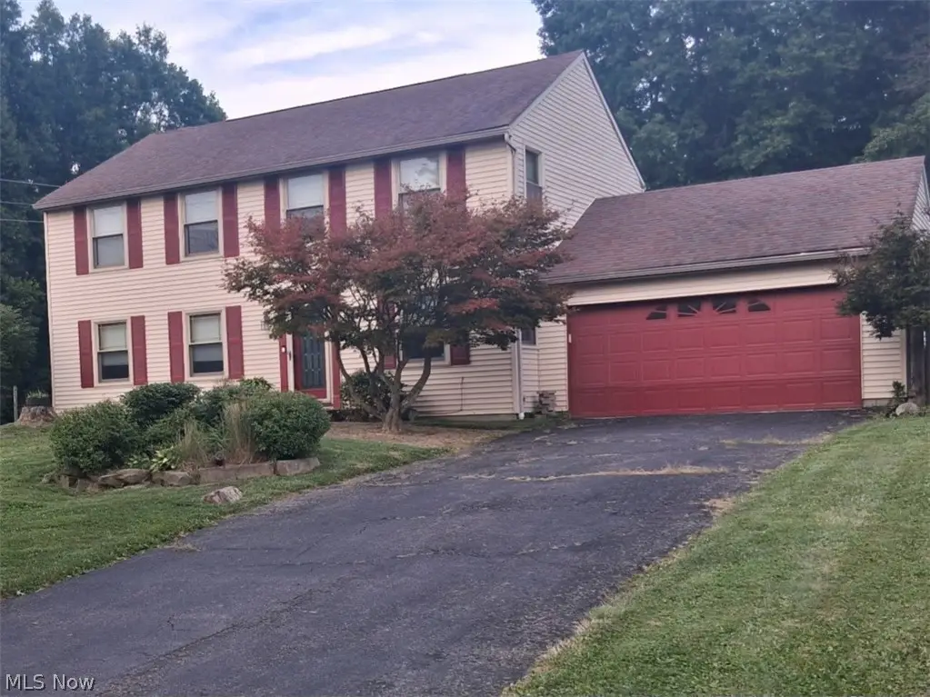 2691 Elizabeth Drive, Lordstown, OH 44481 - #1