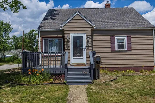 33 Pierce Avenue, Cuyahoga Falls, OH 44221