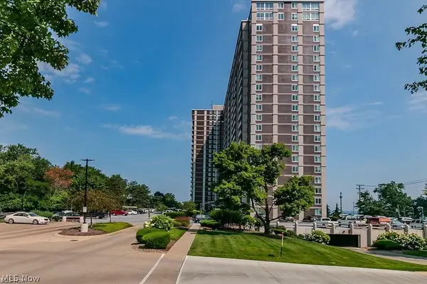 12900 Lake Avenue #118, Lakewood, OH 44107