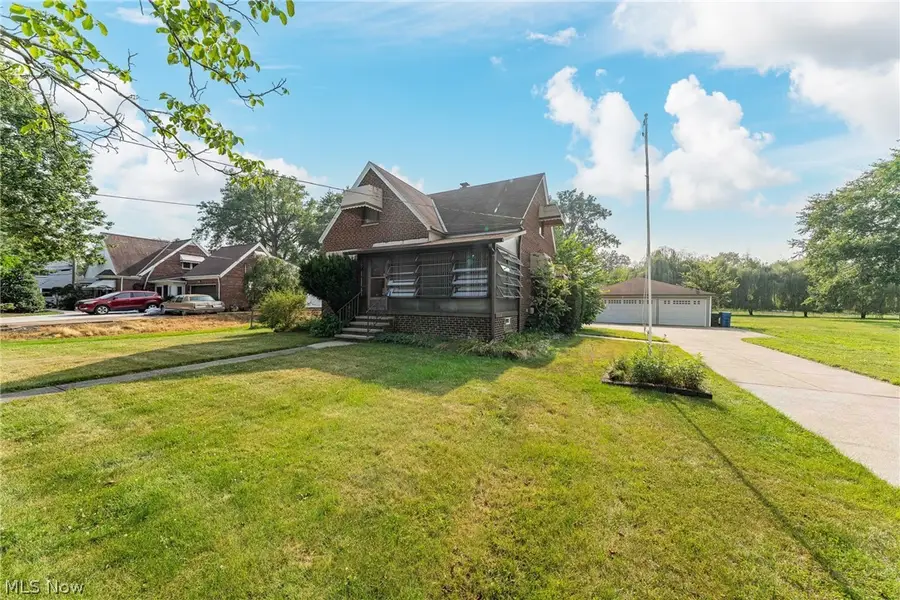 4290 Dover Center Road, North Olmsted, OH 44070 - #3