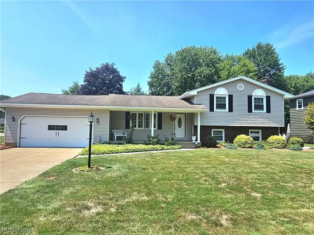 8394 Four Seasons Trail, Youngstown, OH 44514 - #1