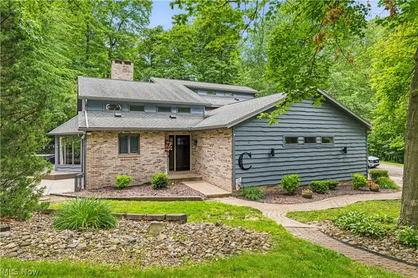 2402 Woodlawn, Dover, OH 44622