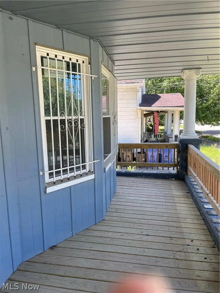 6204 Fullerton Avenue, Cleveland, OH 44105 - #3