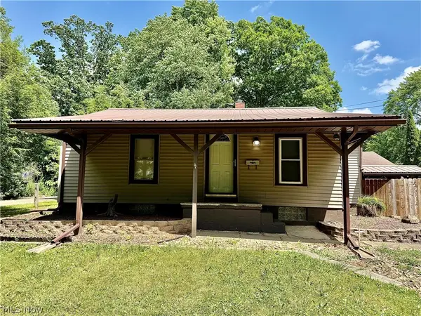 2108 Clermont Ne Avenue, Warren, OH 44484