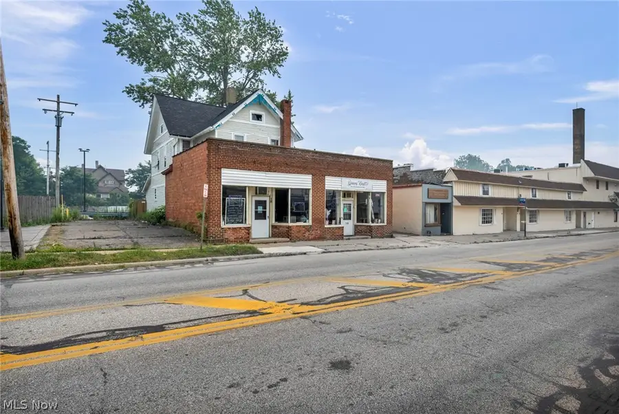 16 Columbus Street, Bedford, OH 44146 - #3