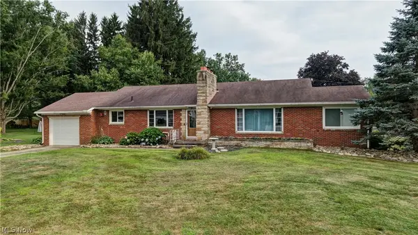 3122 Sweitzer Nw Street, Uniontown, OH 44685