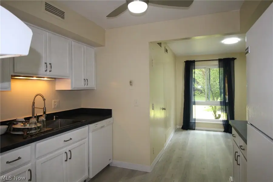 6270 Greenwood #302, Sagamore Hills, OH 44067 - #2