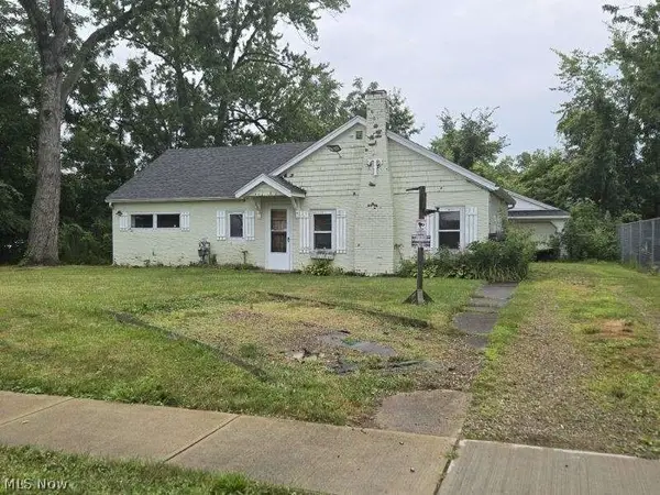 375 Bon Air Avenue, Elyria, OH 44035